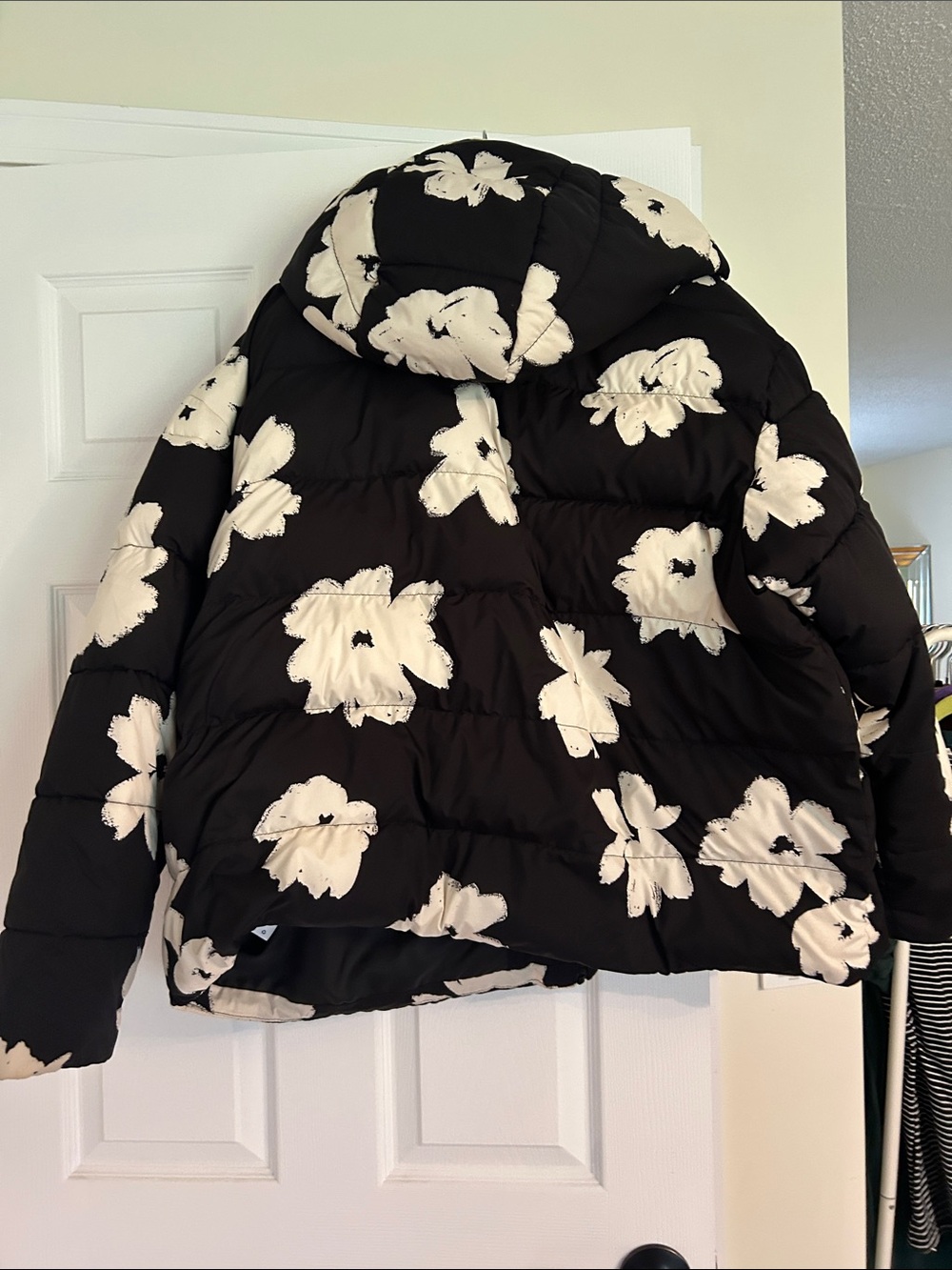 Ava & Viv Black Hooded Puffer Jacket with White Floral Print - Picture 6 of 11